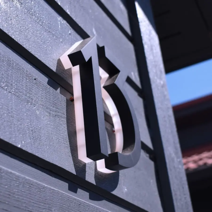 Finnbear Talonumero 2 LED-taustavalolla 5 Finnbear Talonumero 2 LED-taustavalolla - Image 3